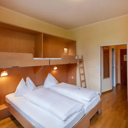 Jufa Hotel 3*